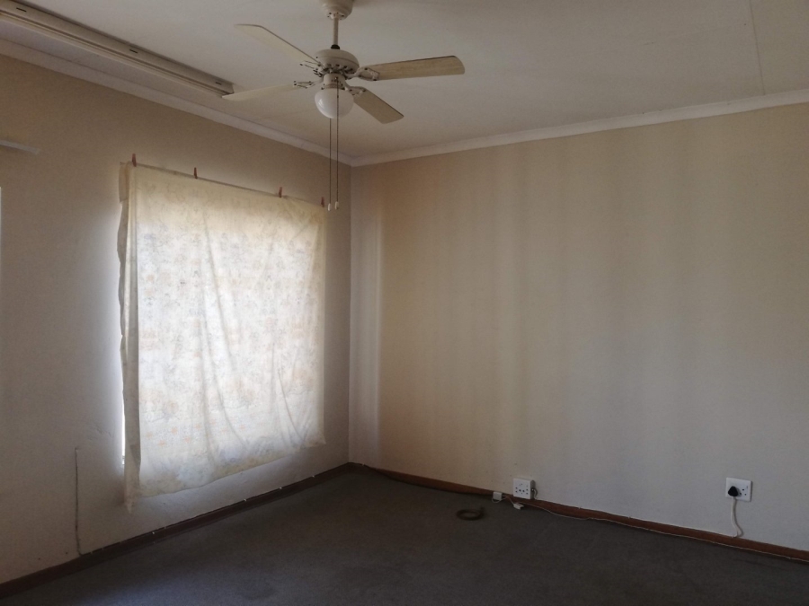 To Let 2 Bedroom Property for Rent in Oudorp North West